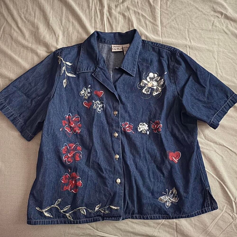 Koret City Women's Navy and Blue denim button down top